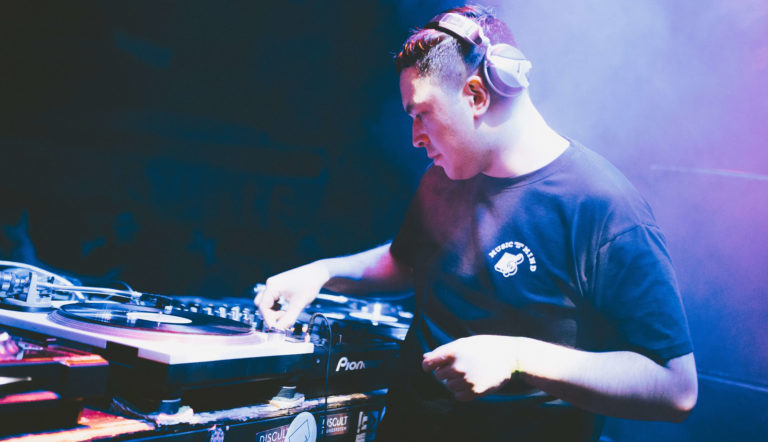 iHH™ INTERVIEW : DJ Rolxx, des clubs de Manchester aux tournées avec Demi Portion